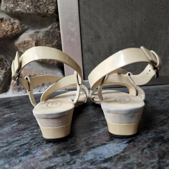 Tod's Vintage Cream Patent Leather Strappy Sandals Size 36.5 - Picture 11 of 16